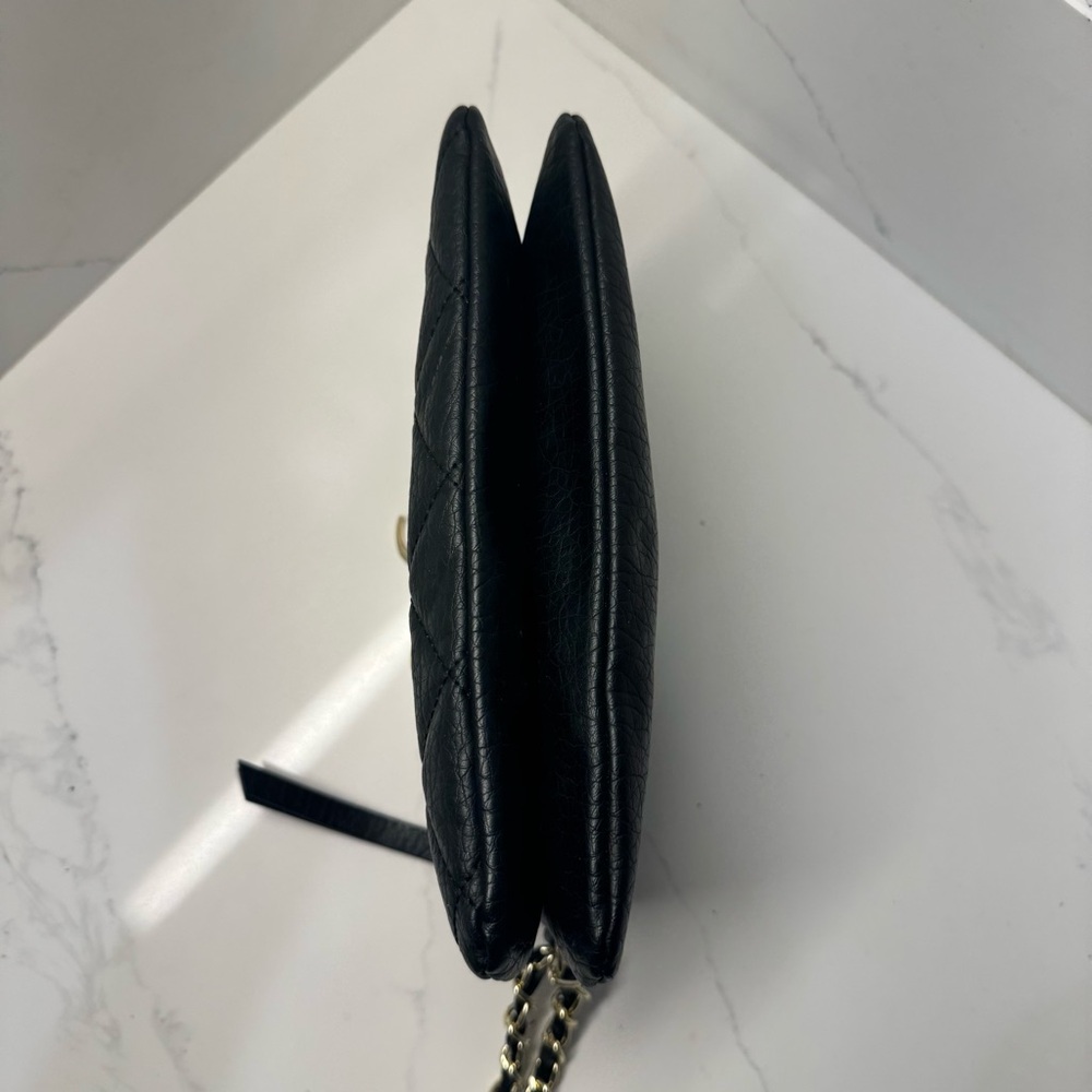 Juicy Couture Black Quilted Braided Chain Accent Gold Logo Wristlet New - Picture 6 of 8
